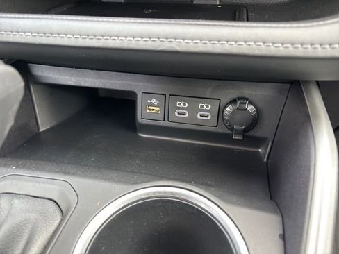 Certified 2023 Toyota Highlander XLE image 37