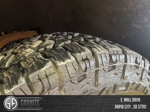 Used 2020 Chevrolet Suburban LT AWD/4WD image 19