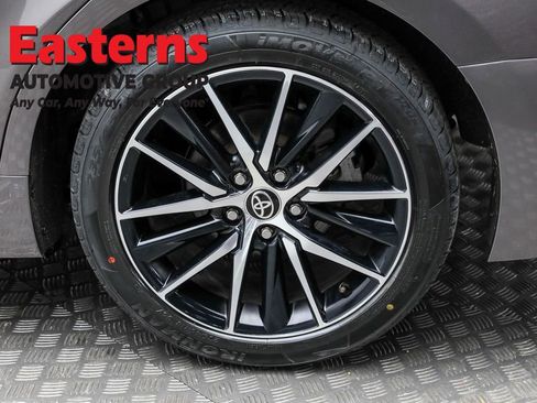 Used 2022 Toyota Camry SE image 8