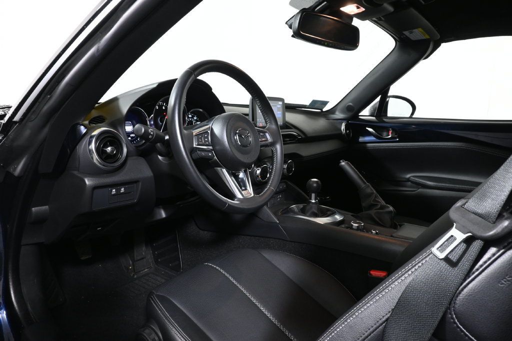 Used 2021 MAZDA MX-5 Miata Grand Touring RWD image 4