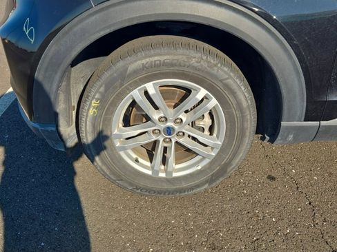 Used 2024 Ford Explorer XLT w/ Equipment Group 202A AWD/4WD image 10