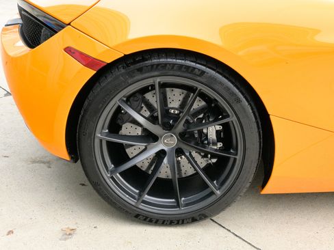Used 2020 McLaren 720S Performance image 11