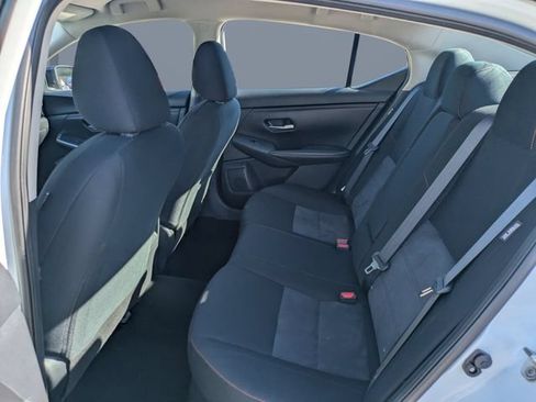 Used 2025 Nissan Sentra SR FWD image 13