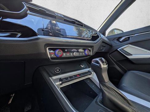 Used 2023 Audi Q3 2.0T Premium image 14