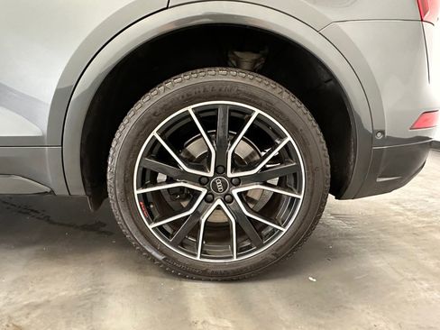 Used 2023 Audi SQ5 Prestige w/ Prestige Package image 18