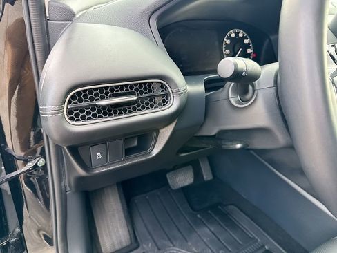 Used 2026 Honda HR-V EX-L image 10