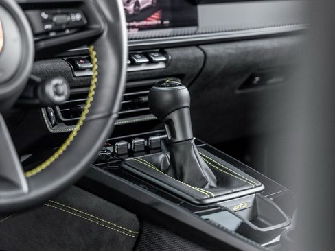 Certified 2024 Porsche 911 GT3 image 35