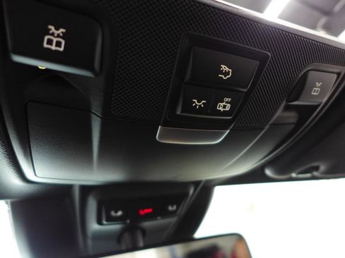 Used 2018 Mercedes-Benz E 400 4MATIC Cabriolet image 66