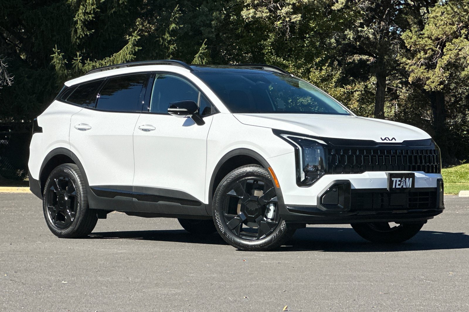 Used 2026 Kia Sportage X-Line w/ X-Line Premium Package AWD/4WD image 2