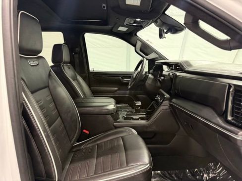 Used 2024 GMC Sierra 1500 AT4X image 21