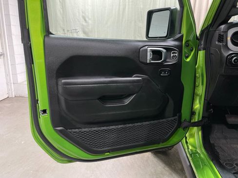 Used 2025 Jeep Wrangler Unlimited Sport AWD/4WD image 8