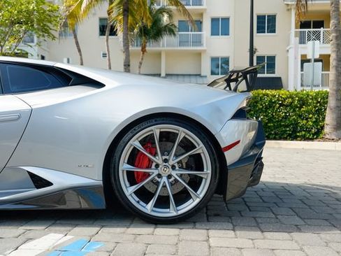Used 2015 Lamborghini Huracan LP 610-4 AWD/4WD image 16