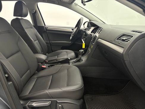 Used 2015 Volkswagen Golf TDI S FWD image 28