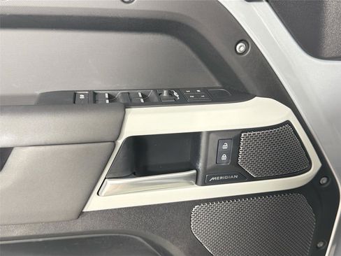 Certified 2024 Land Rover Defender 110 X-Dynamic SE AWD/4WD image 17