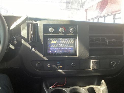 Used 2019 GMC Savana 2500 w/ Driver Convenience Package image 19