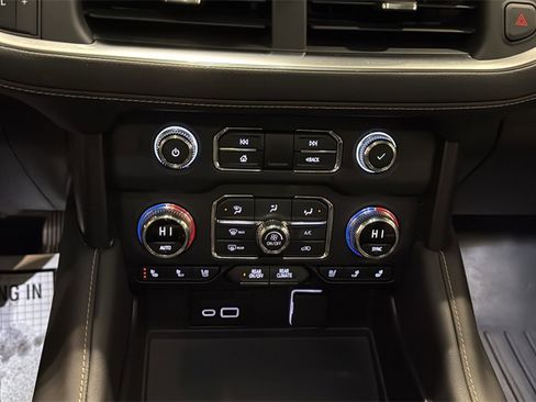 Used 2021 GMC Yukon AT4 w/ AT4 Premium Plus Package image 30