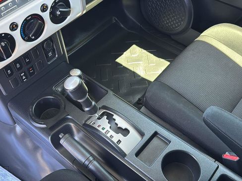 Used 2014 Toyota FJ Cruiser 4WD w/ Upgrade Package image 24