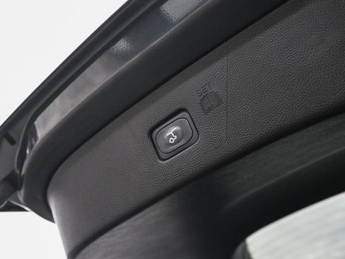 Certified 2024 Ford Edge SEL w/ Convenience Package image 18