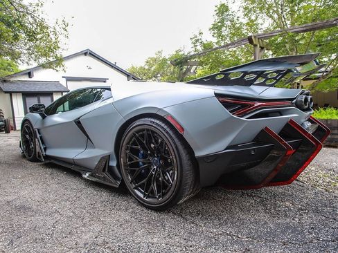 Used 2024 Lamborghini Revuelto AWD/4WD image 8