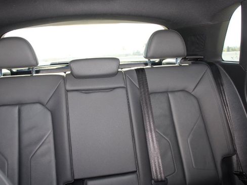 Used 2020 Audi Q3 2.0T Premium w/ Convenience Package image 23