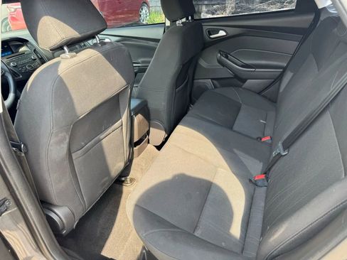 Used 2017 Ford Focus SE FWD image 19