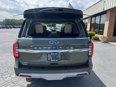 Used 2024 Ford Expedition Limited AWD/4WD image 9