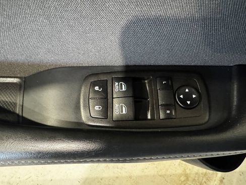 Used 2022 Dodge Challenger GT RWD image 17