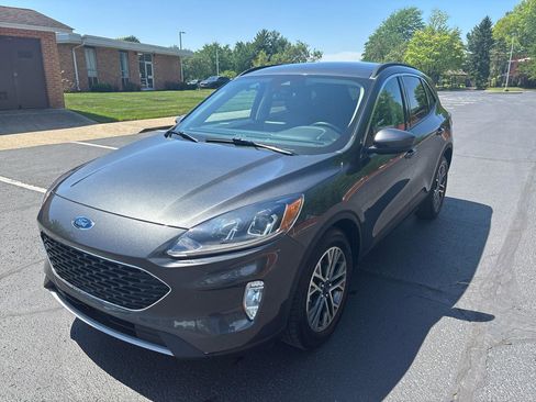 Used 2020 Ford Escape SEL FWD image 3