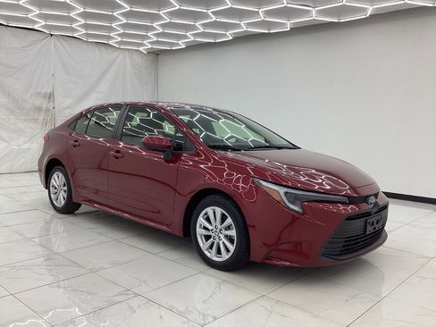 Used 2023 Toyota Corolla LE w/ LE Convenience Package image 7