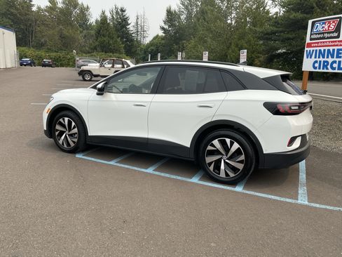 Used 2024 Volkswagen ID.4 2WD image 3