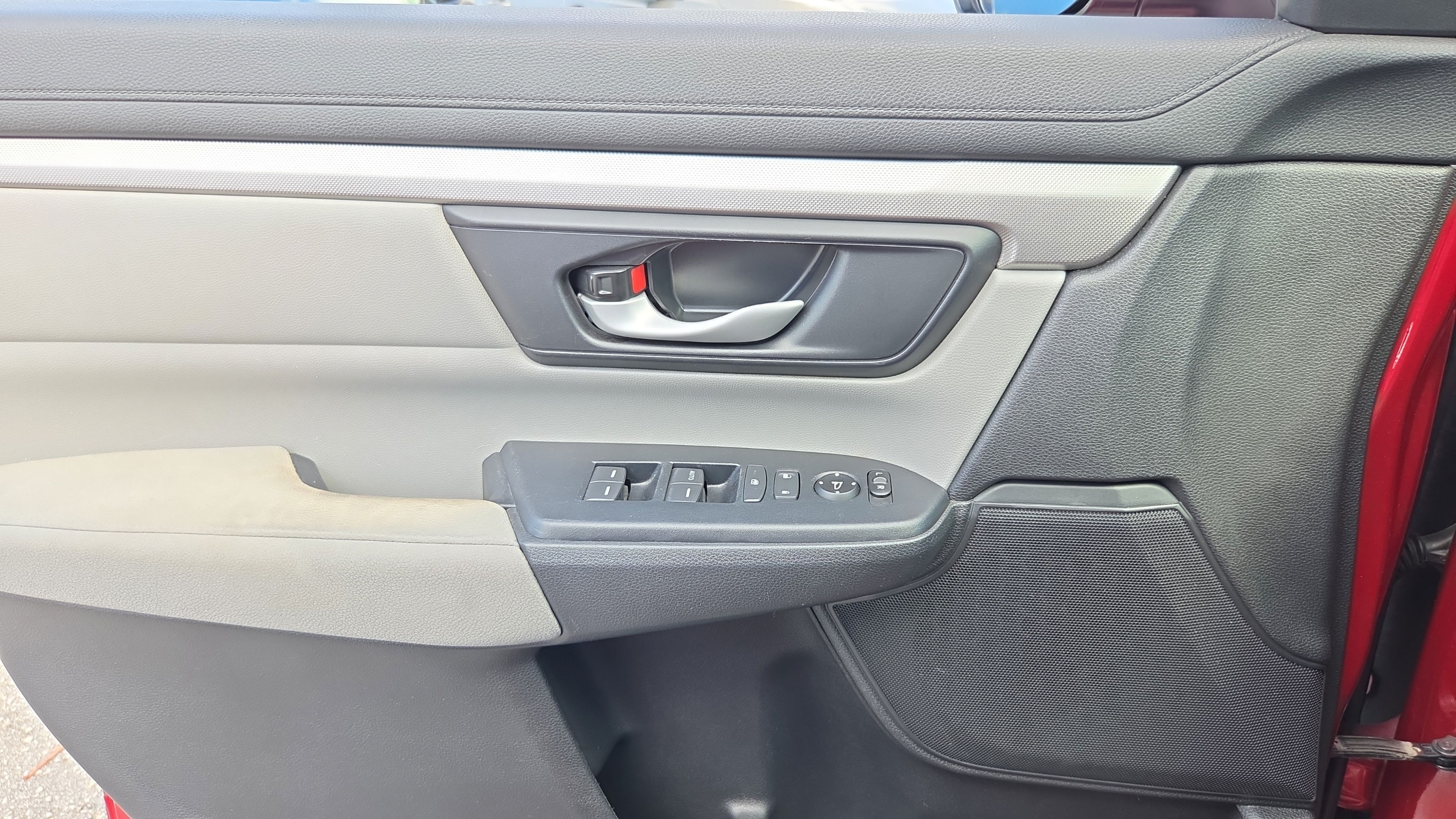 Used 2020 Honda CR-V LX image 31