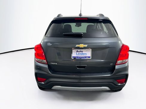 Used 2017 Chevrolet Trax LT w/ LT Convenience Package FWD image 6