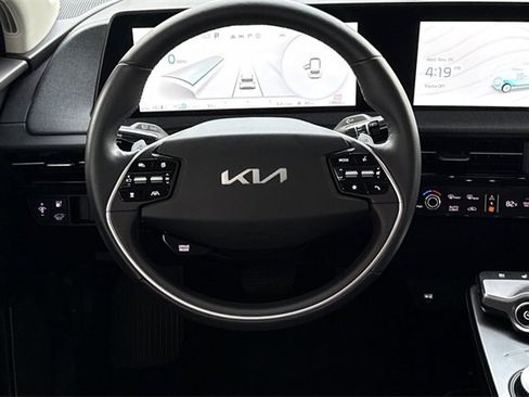 Certified 2024 Kia EV6 Wind image 18