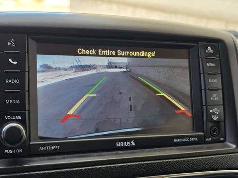 Used 2014 Chrysler Town & Country Touring image 25