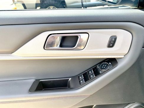 Used 2026 Ford Explorer Active RWD image 12