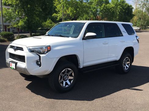 Used 2020 Toyota 4Runner TRD Off-Road w/ Wilderness Package AWD/4WD image 12