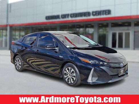 Used 2021 Toyota Prius Prime XLE image 1