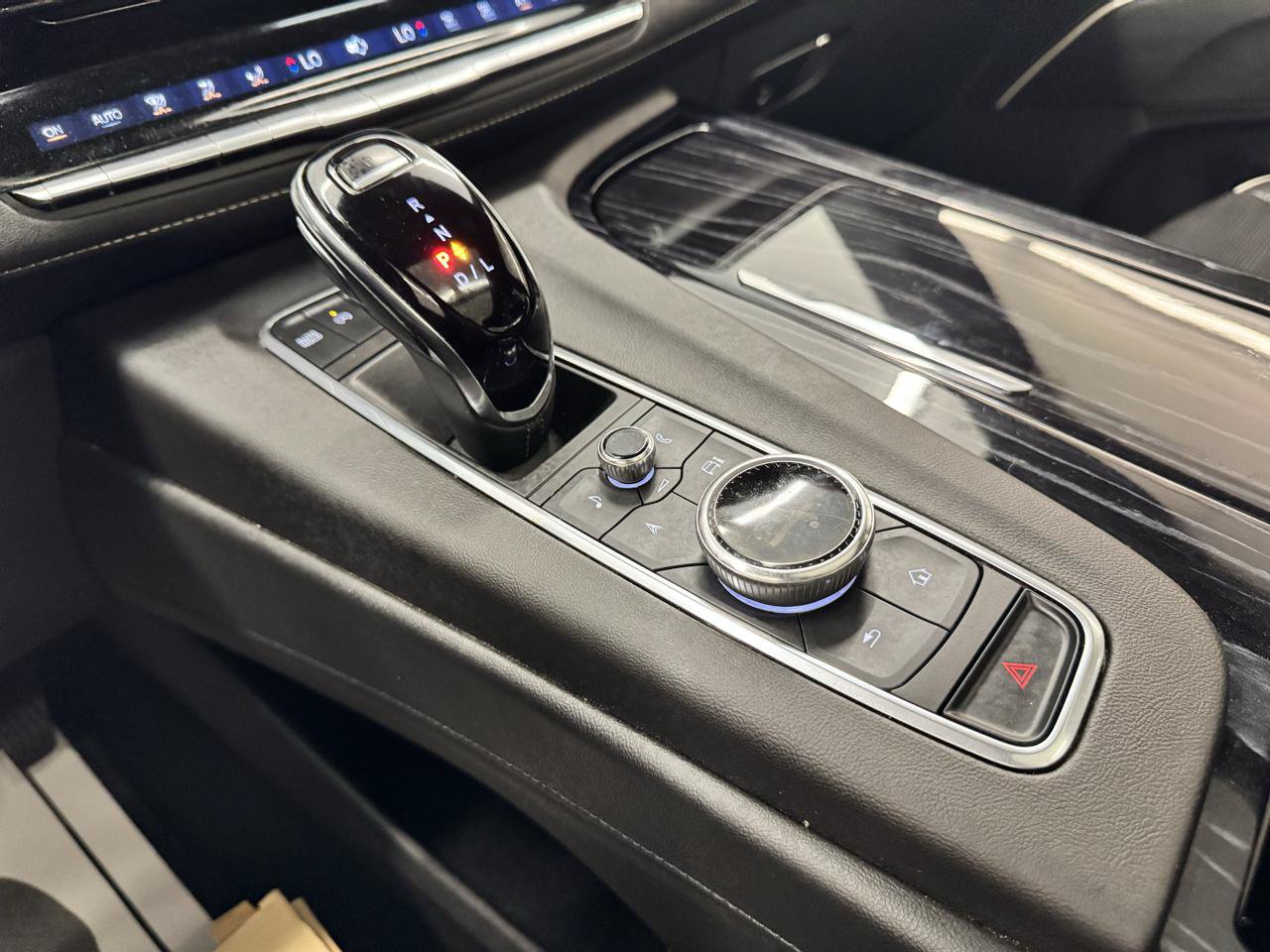 Used 2023 Cadillac Escalade Sport w/ Touring Package AWD/4WD image 28