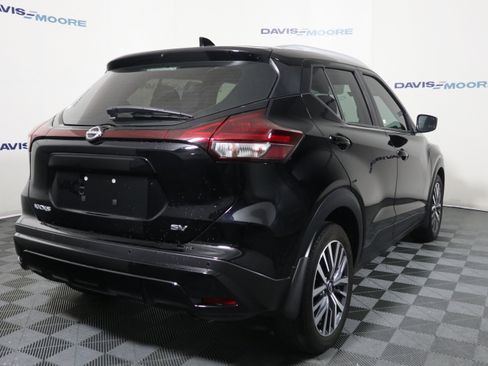 Used 2023 Nissan Kicks SV FWD image 5