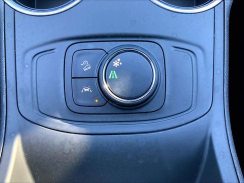 Used 2024 GMC Terrain SLE image 28