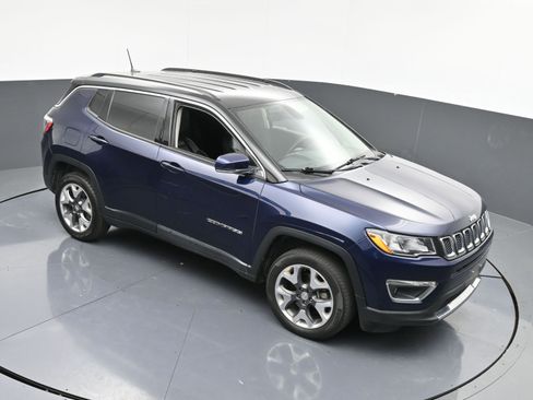Used 2019 Jeep Compass Limited image 30