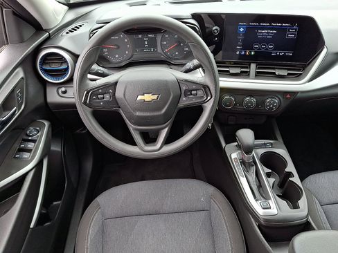 Certified 2024 Chevrolet Trax LS w/ LS Convenience Package FWD image 12