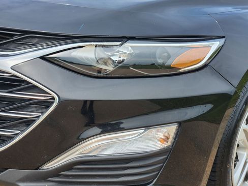 Used 2021 Chevrolet Malibu LS FWD image 9
