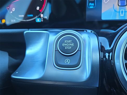 Certified 2025 Mercedes-Benz GLB 35 AMG 4MATIC image 26