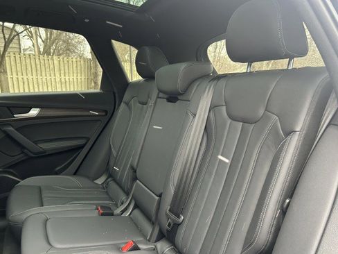 Certified 2025 Audi Q5 e Premium Plus w/ Premium Plus Package image 22