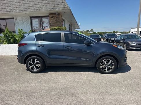 Used 2022 Kia Sportage LX image 5