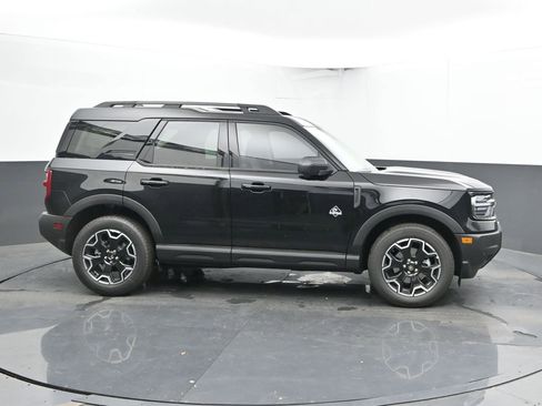New 2025 Ford Bronco Sport Outer Banks w/ Outer Banks Tech Package+ AWD/4WD image 3