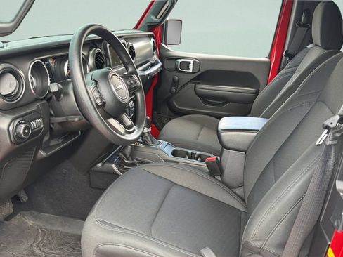 Used 2022 Jeep Wrangler Sport AWD/4WD image 30