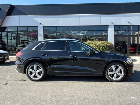 Used 2019 Audi e-tron Premium Plus image 8