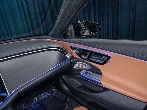 Used 2025 Mercedes-Benz E 450 4MATIC Sedan image 23